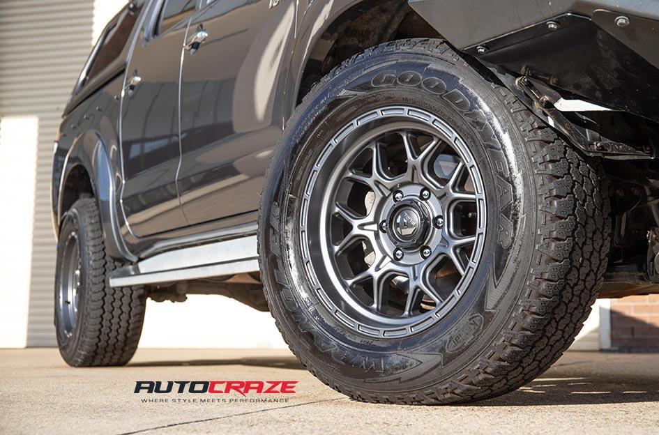 TOYOTA HILUX N70 4WD TECH ANTHRACITE 